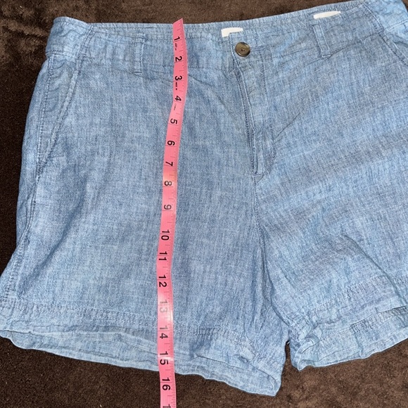 GAP ladies linen style shorts, size 10, 5” short - Picture 5 of 6
